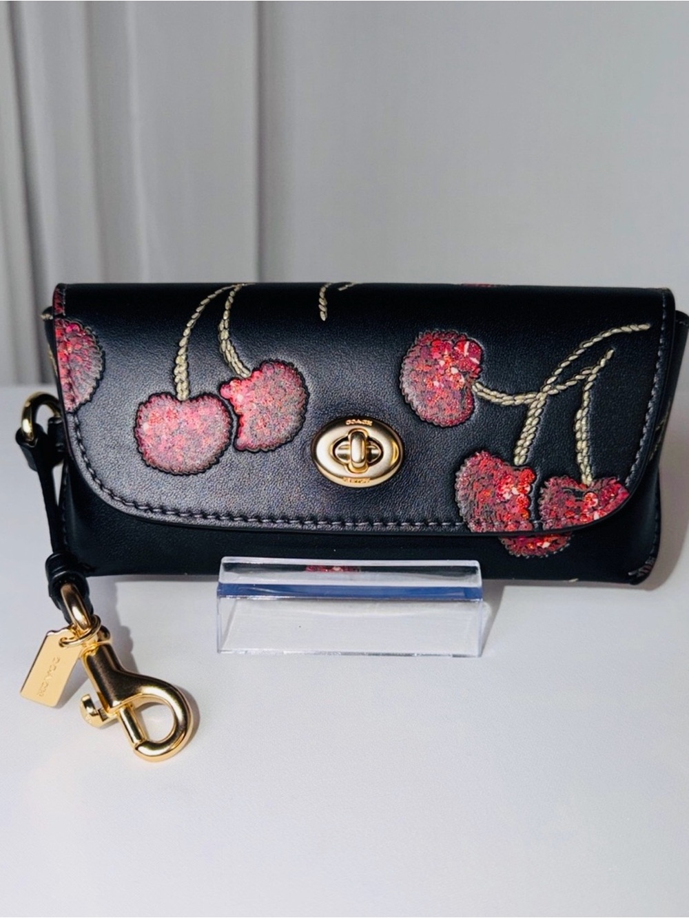 NWT COACH Sunglass Case in Smooth Leather with Glitter Cherry Print CDD74